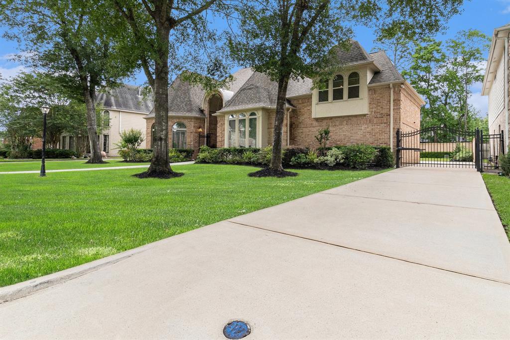 8007 Vintage Creek Drive, Spring, Texas image 3
