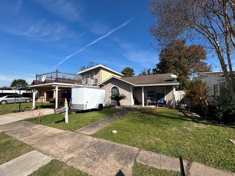 A home in South Houston