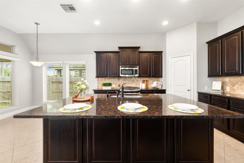 2314 Laurel Loch Lane, Pearland, Texas image 13