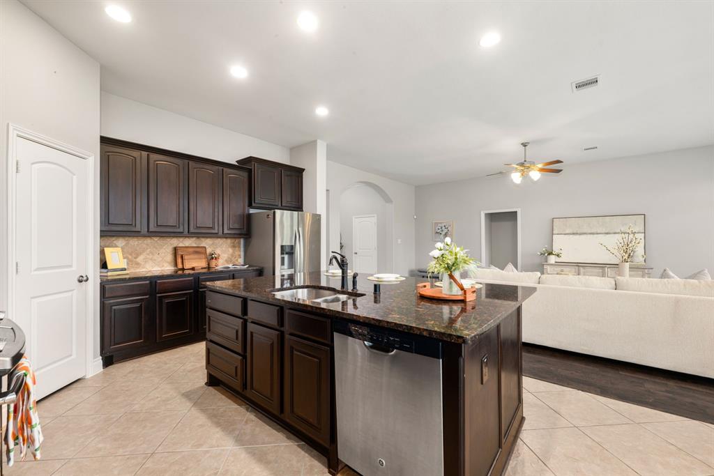 2314 Laurel Loch Lane, Pearland, Texas image 16