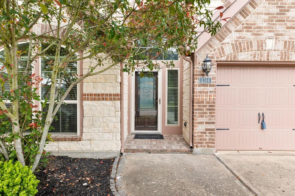 2314 Laurel Loch Lane, Pearland, Texas image 6