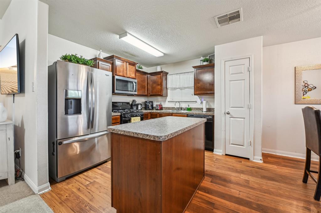 850 Driftwood Lane, La Marque, Texas image 11