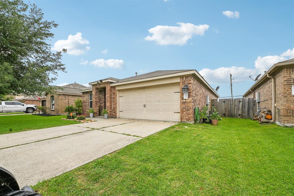 850 Driftwood Lane, La Marque, Texas image 2