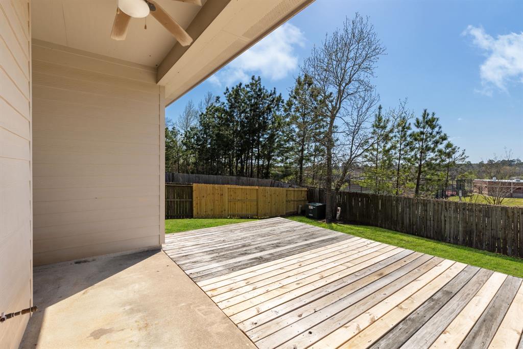 1719 Summergate Drive, Conroe, Texas image 34