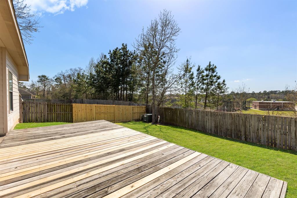 1719 Summergate Drive, Conroe, Texas image 39