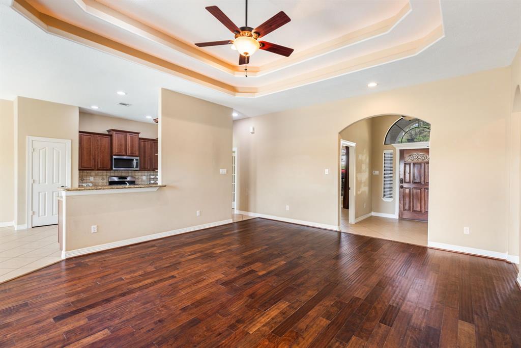 1719 Summergate Drive, Conroe, Texas image 9