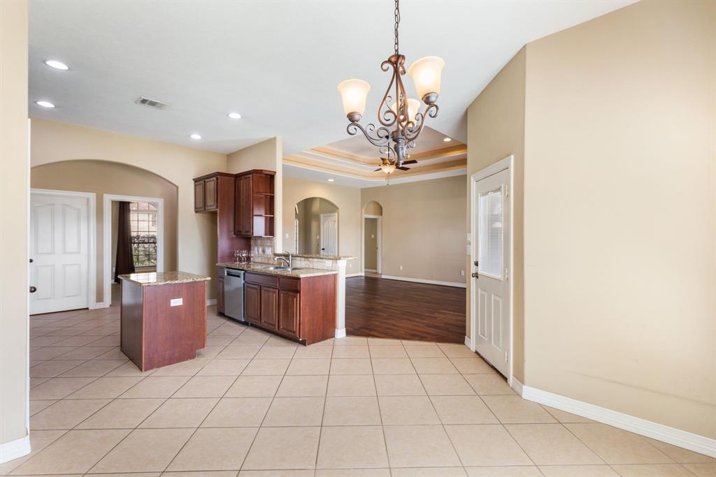 1719 Summergate Drive, Conroe, Texas image 18