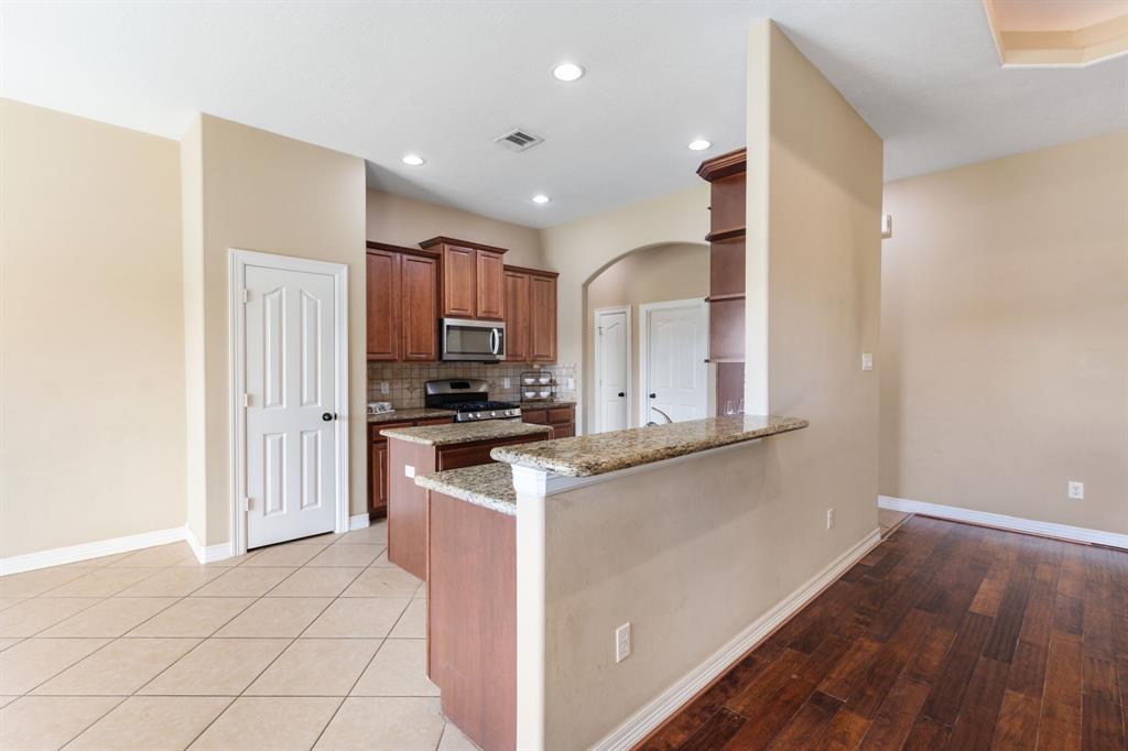 1719 Summergate Drive, Conroe, Texas image 11