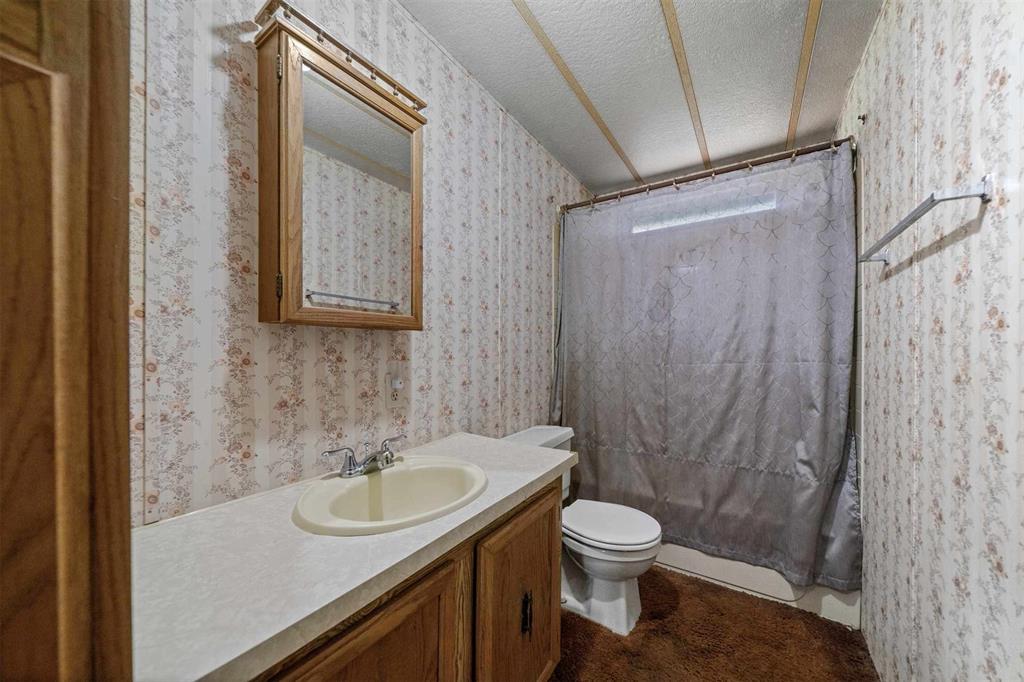 20414 Hillside Drive, Chandler, Texas image 16