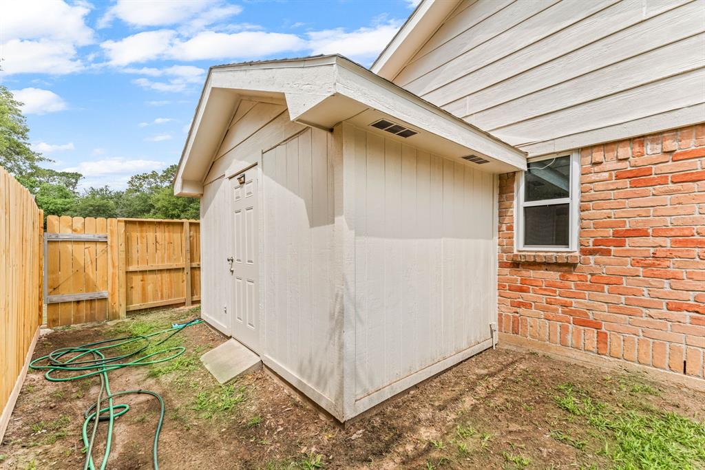 17722 Mellow Ridge Drive, Spring, Texas image 24