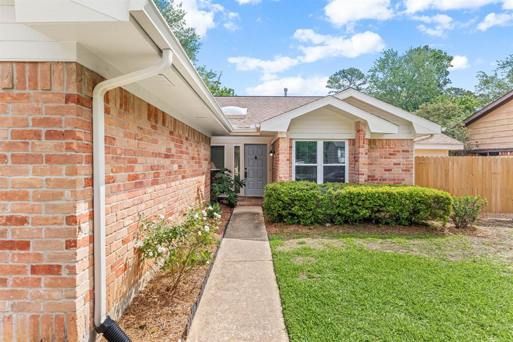 17722 Mellow Ridge Drive, Spring, Texas image 2