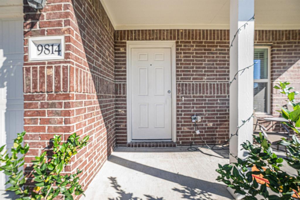 9814 Archdale Spring Dr Drive, Baytown, Texas image 2