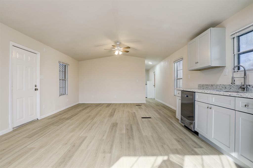 5806 S Highway 35, Alvin, Texas image 10