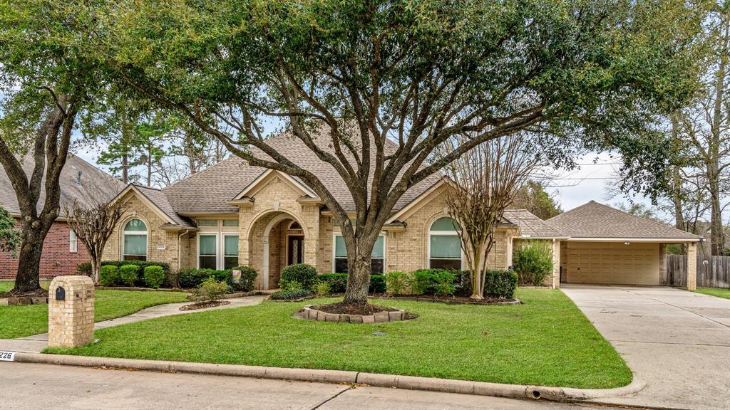 20226 Treetop Lane, Spring, Texas image 2