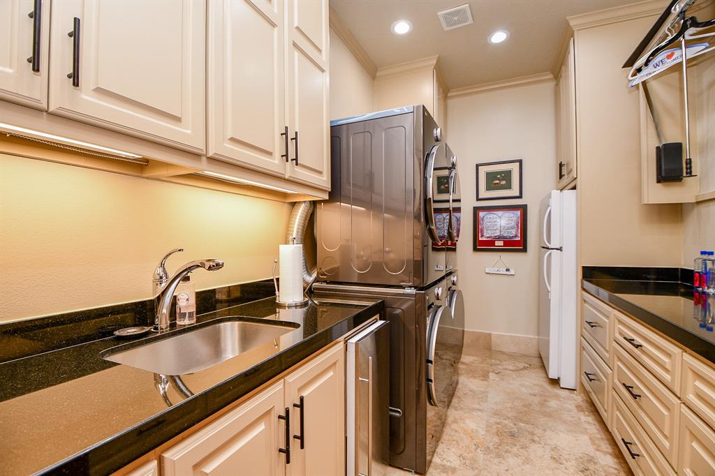 2718 Silverhorn Drive, Katy, Texas image 27