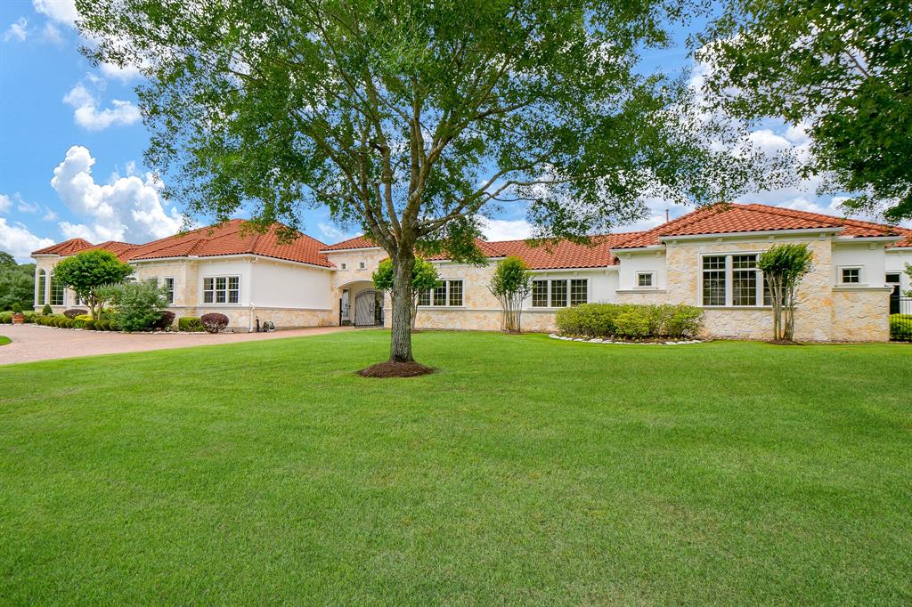 2718 Silverhorn Drive