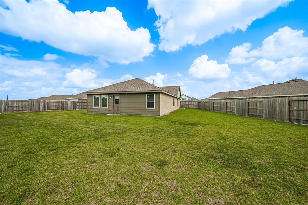 14627 Woodcott Warren Way, Pearland, Texas image 31