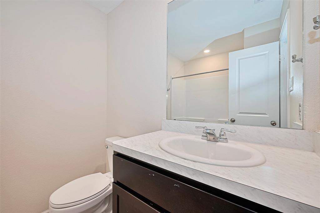 14627 Woodcott Warren Way, Pearland, Texas image 21