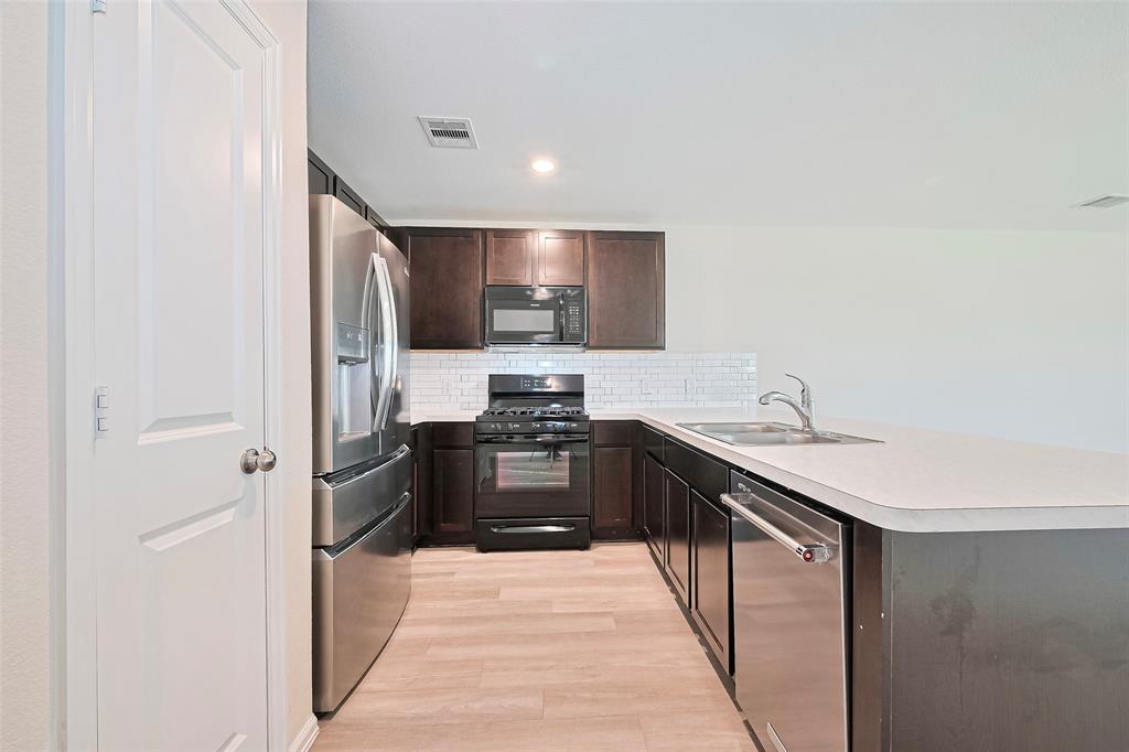 14627 Woodcott Warren Way, Pearland, Texas image 10