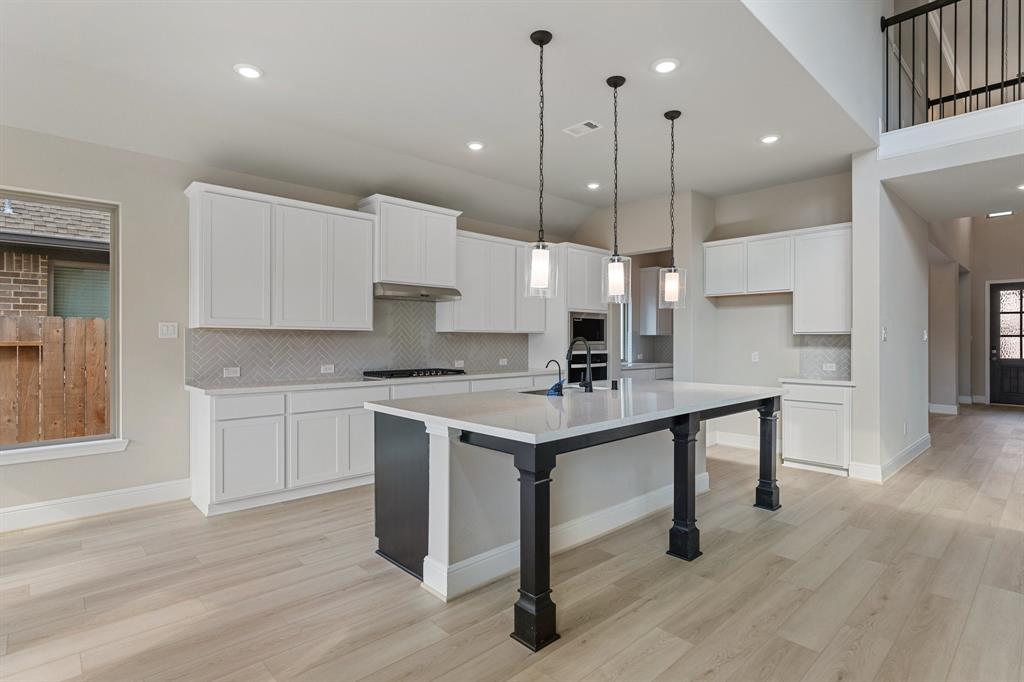 914 Hooks Trail