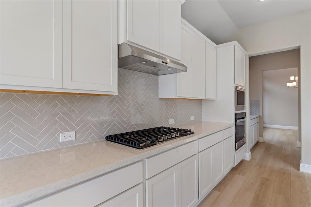 914 Hooks Trail