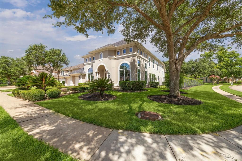 5215 Eagle Pointe Court