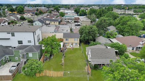 Single Family Residence in Houston TX 5534 Craig Street.jpg