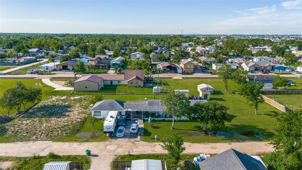 2215 Cameron Drive, Rosharon, Texas image 1