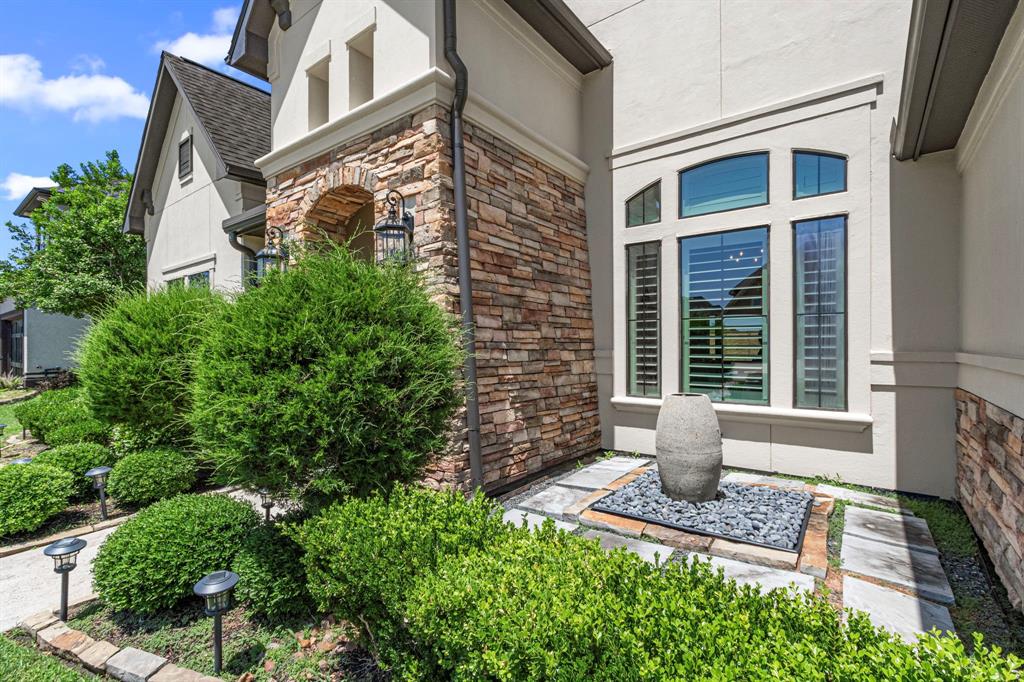 1818 Eagle Creek Drive, Friendswood, Texas image 2