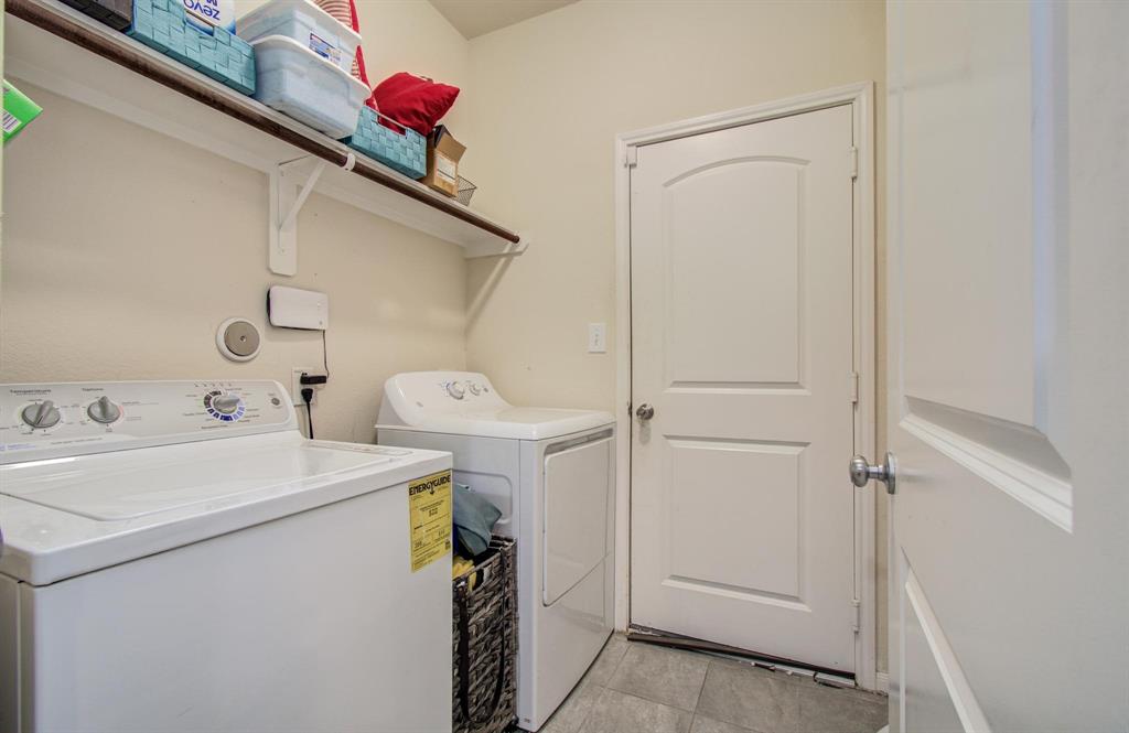 10415 Sun River Falls Drive, Humble, Texas image 20