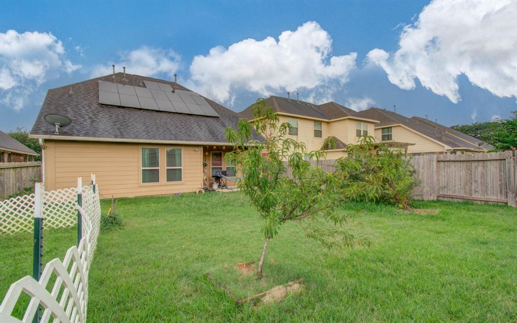 10415 Sun River Falls Drive, Humble, Texas image 32