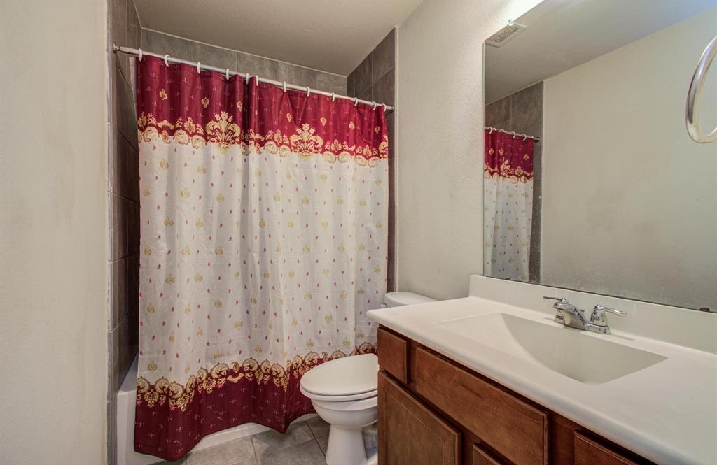 10415 Sun River Falls Drive, Humble, Texas image 26