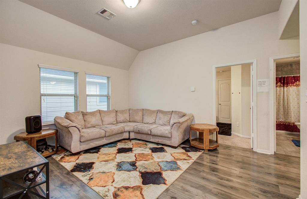 10415 Sun River Falls Drive, Humble, Texas image 23