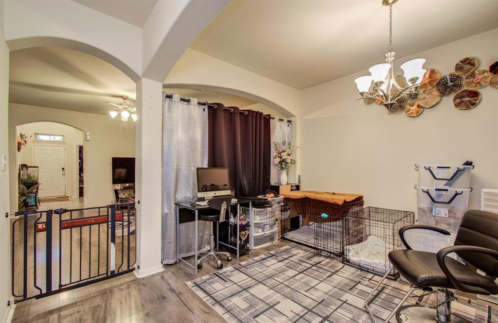 10415 Sun River Falls Drive, Humble, Texas image 30