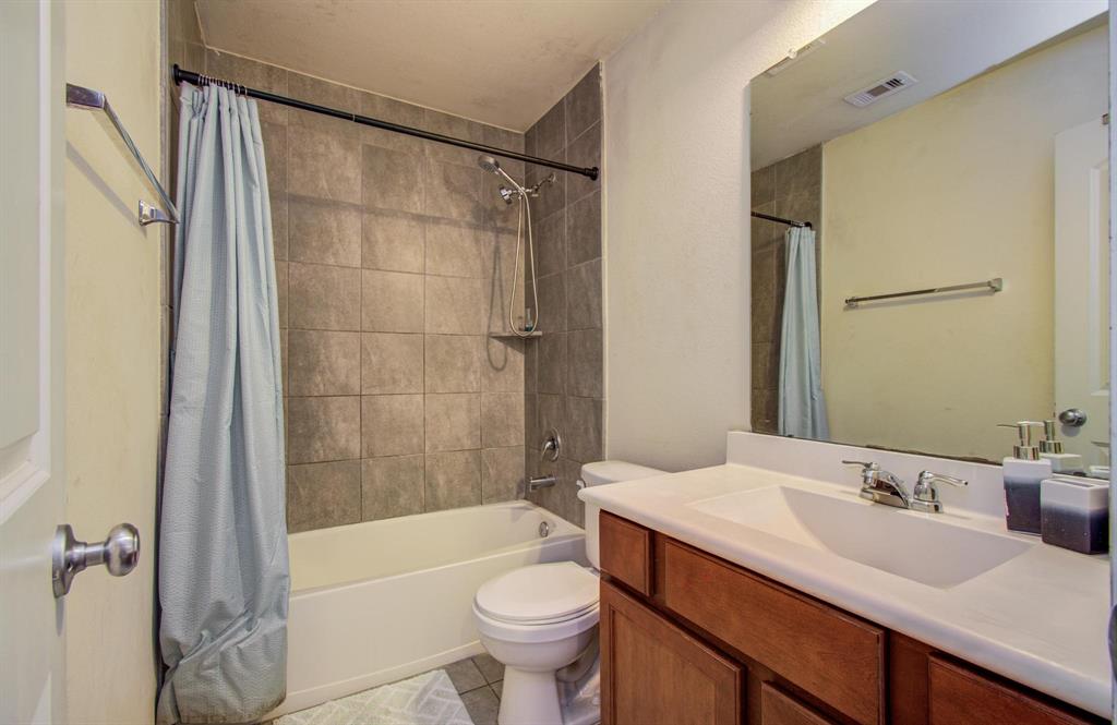 10415 Sun River Falls Drive, Humble, Texas image 21