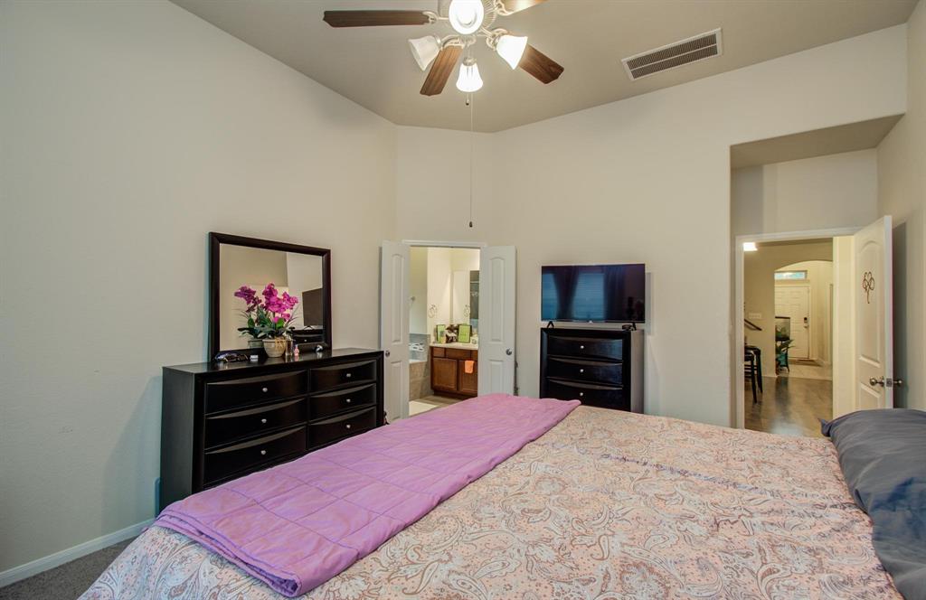 10415 Sun River Falls Drive, Humble, Texas image 15