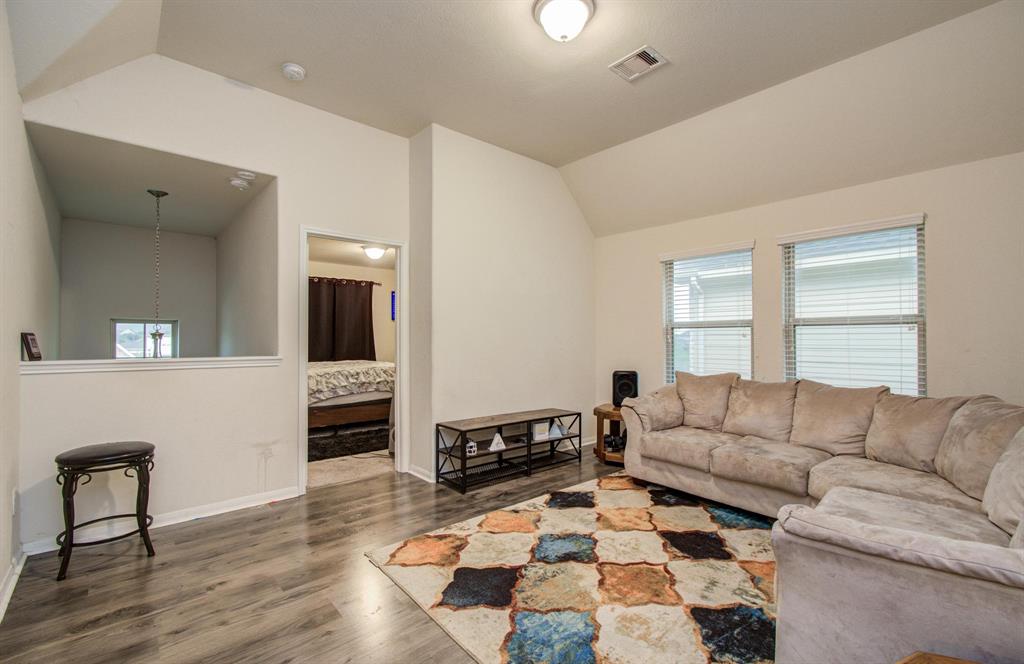 10415 Sun River Falls Drive, Humble, Texas image 24