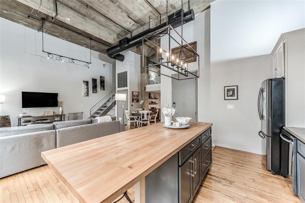 705 Main Street 801