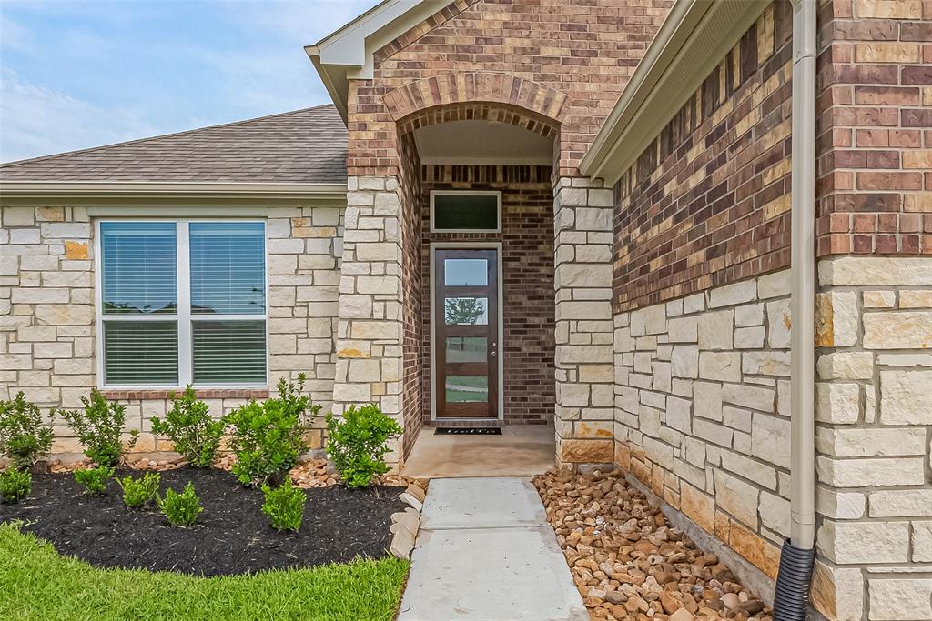 2620 Ballast Green Drive, Texas City, Texas image 3