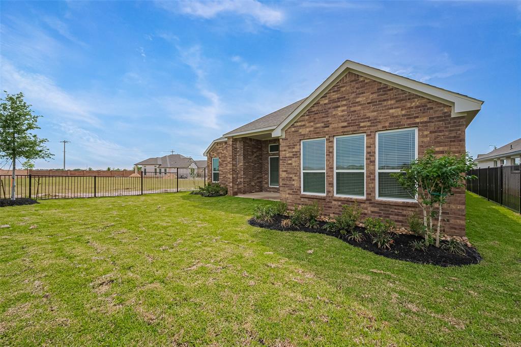 2620 Ballast Green Drive, Texas City, Texas image 38