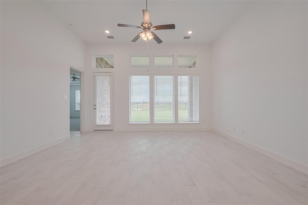 2620 Ballast Green Drive, Texas City, Texas image 16