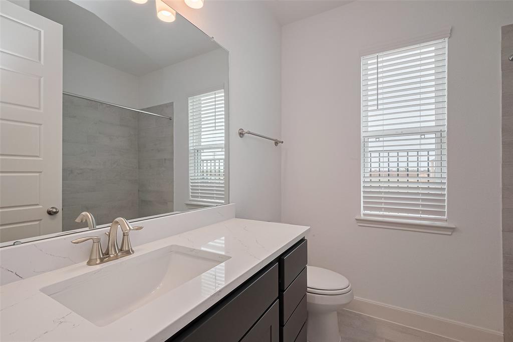 2620 Ballast Green Drive, Texas City, Texas image 29