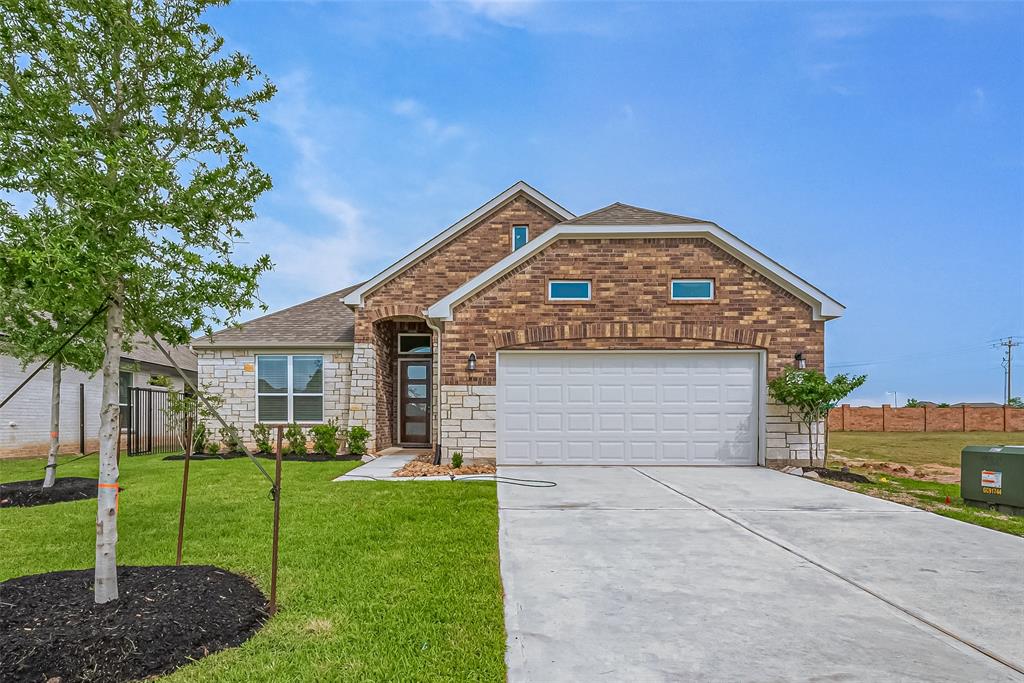 2620 Ballast Green Drive, Texas City, Texas image 1