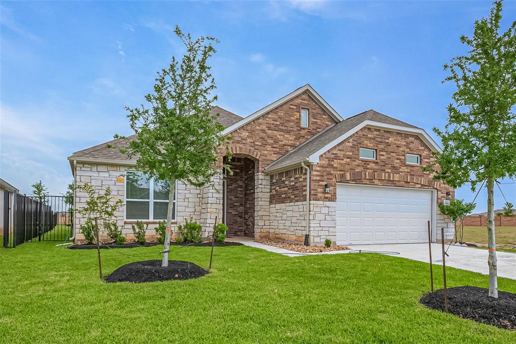 2620 Ballast Green Drive, Texas City, Texas image 2