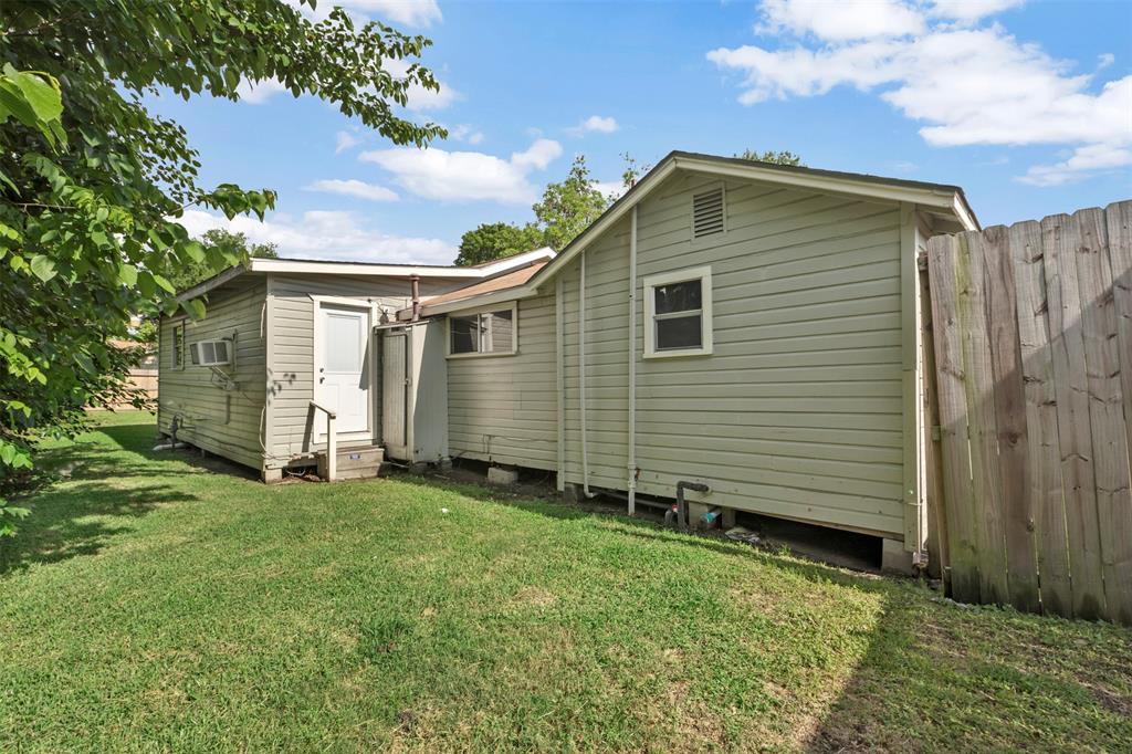 808 Morrell Street, Baytown, Texas image 2