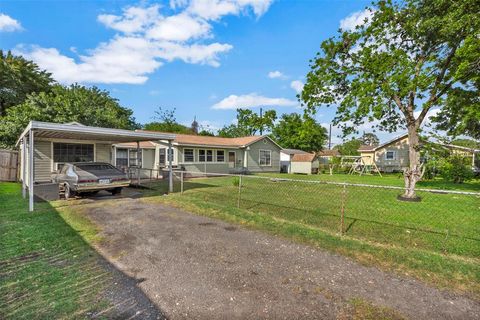 Photo of 808 Morrell Street, Baytown, TX 77520 (MLS # 15621781)