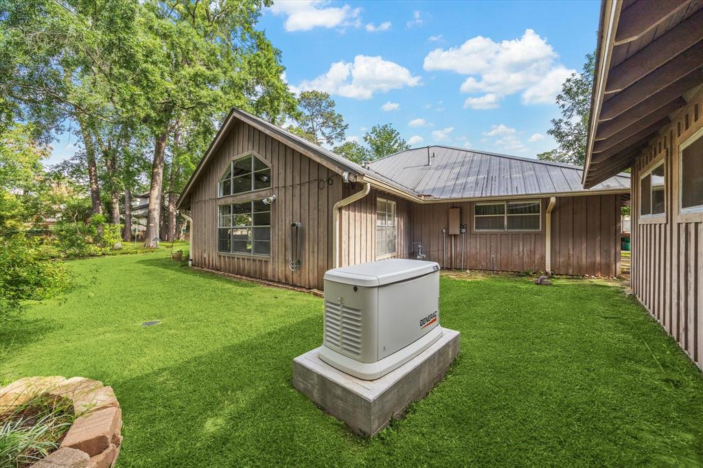 12022 Surrey Lane