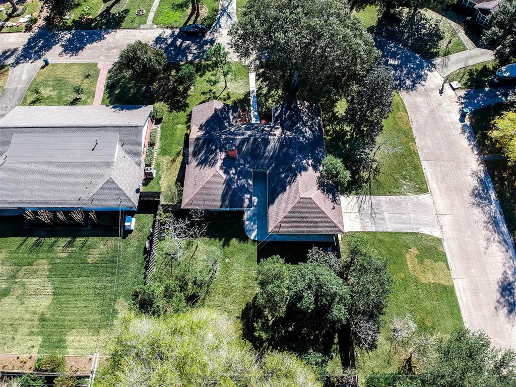 2811 Frostwood Circle, Dickinson, Texas image 7