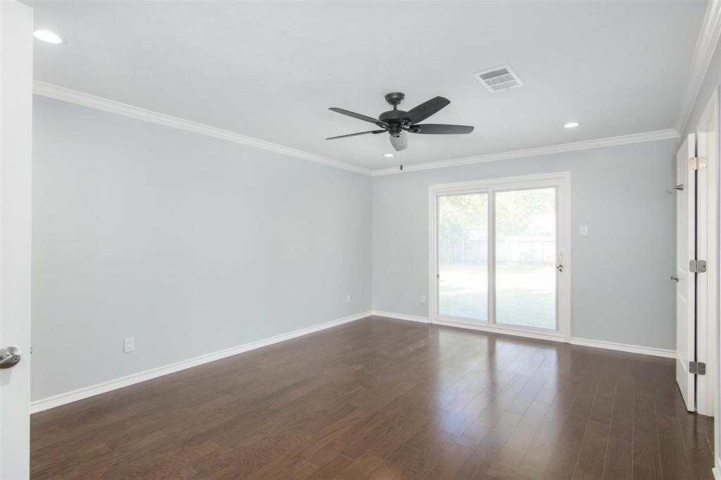 2811 Frostwood Circle, Dickinson, Texas image 23