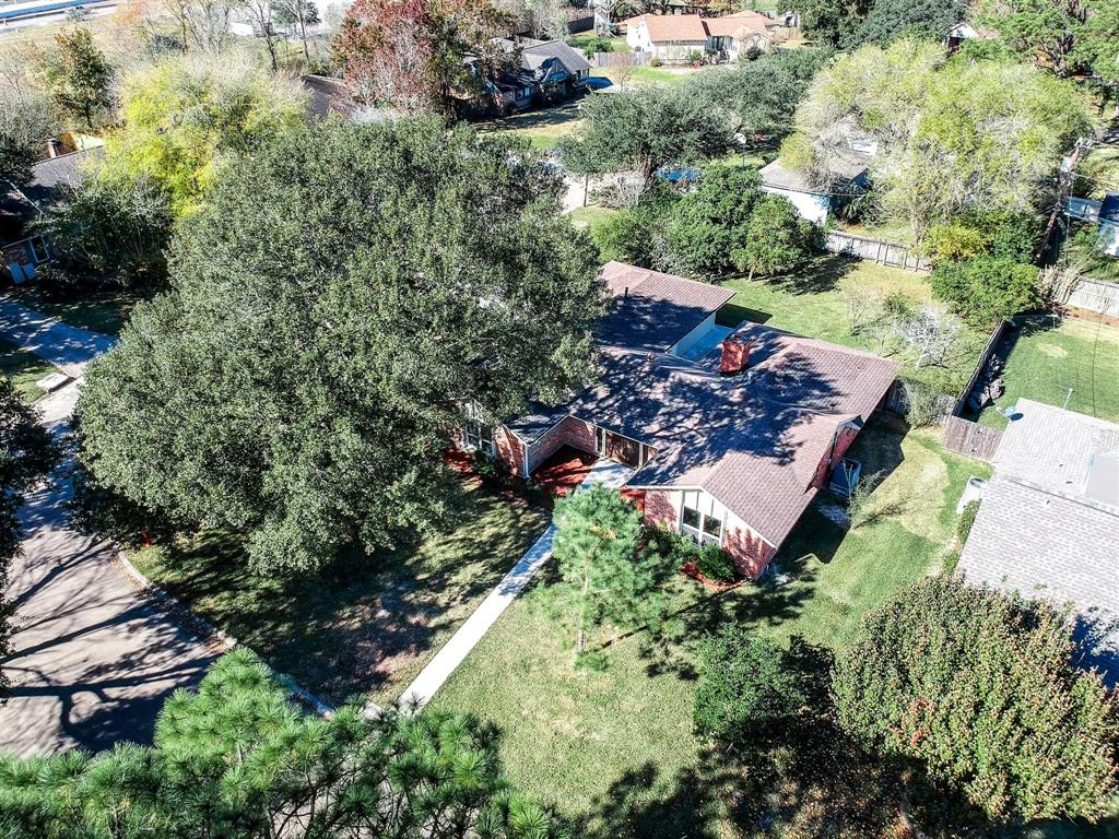 2811 Frostwood Circle, Dickinson, Texas image 8